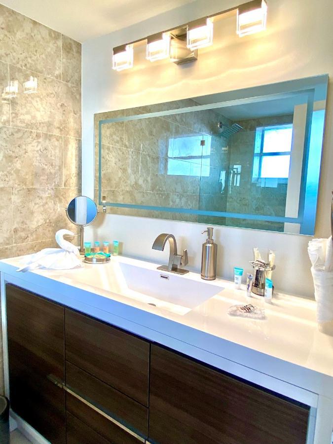 Modern Waterfront Apartment With Miami Skyline View, Free Parking 5 Mins Drive To Miami Beach Exterior foto