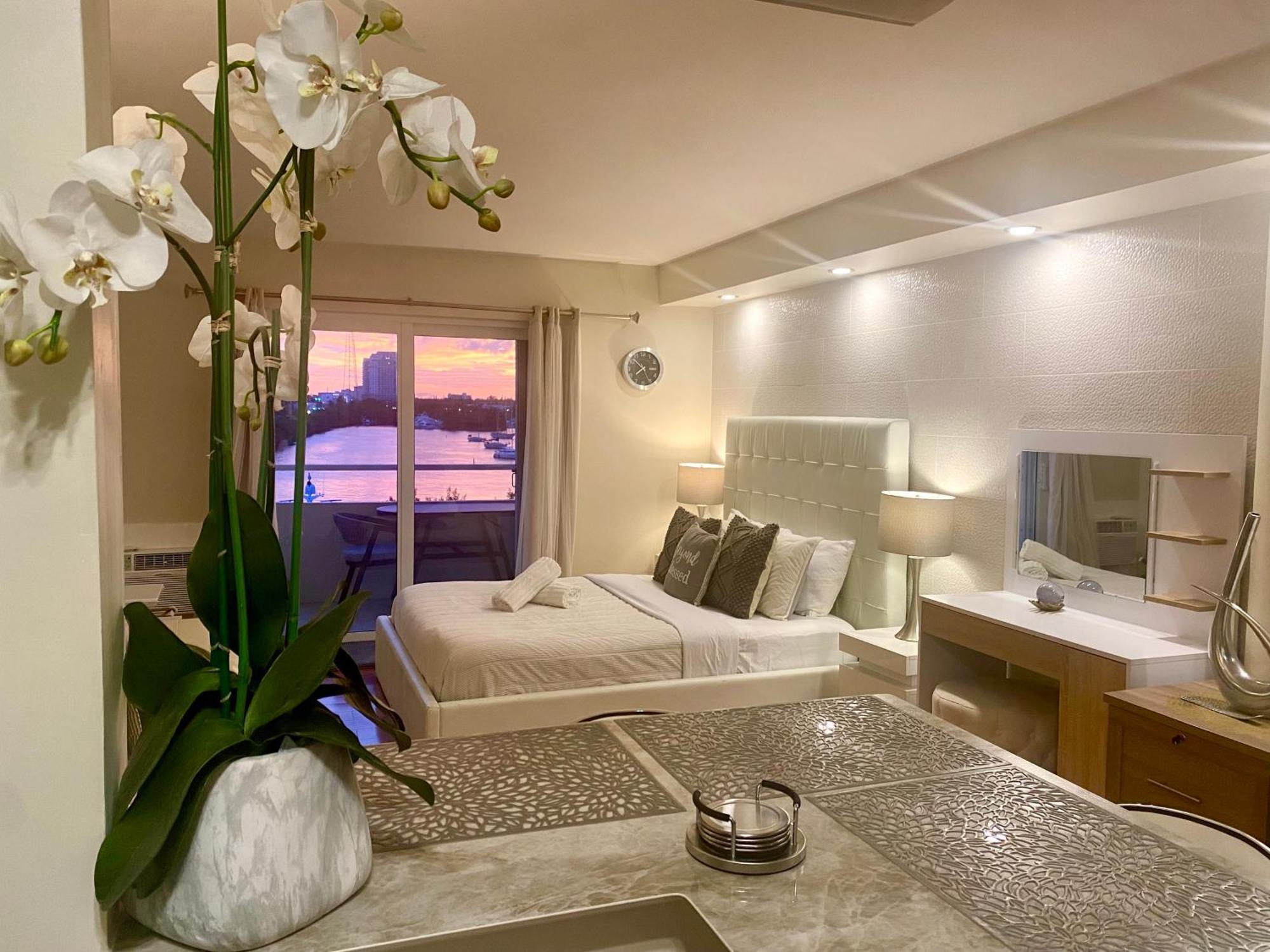 Modern Waterfront Apartment With Miami Skyline View, Free Parking 5 Mins Drive To Miami Beach Exterior foto