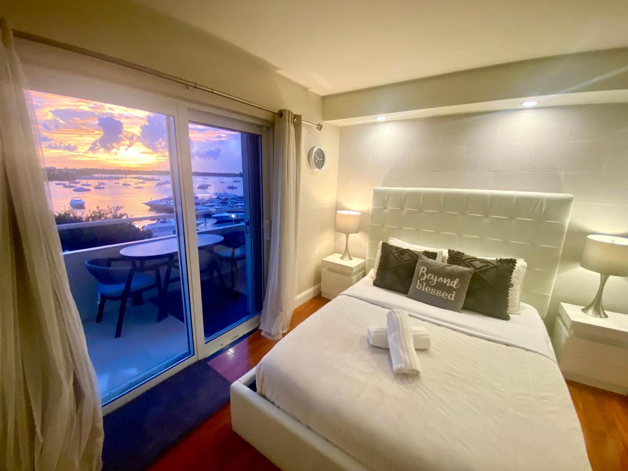 Modern Waterfront Apartment With Miami Skyline View, Free Parking 5 Mins Drive To Miami Beach Exterior foto